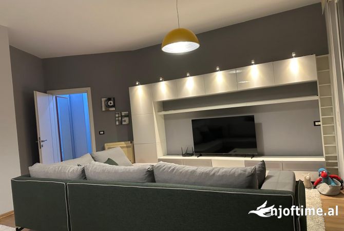 Shtepi me qera Apartament ne Tirane, 2+1, Mobilimi E mobiluar, Pagesa 800  Euro.