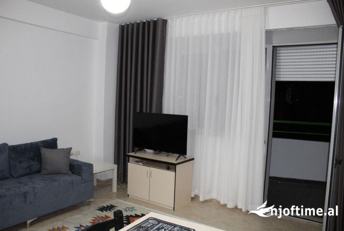 Shtepi me qera Apartament ne Tirane, 2+1, Mobilimi E mobiluar, Pagesa 600  Euro.