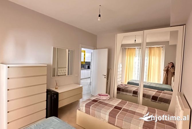 Shtepi me qera Apartament ne Tirane, 2+1, Mobilimi E mobiluar, Pagesa 700  Euro.