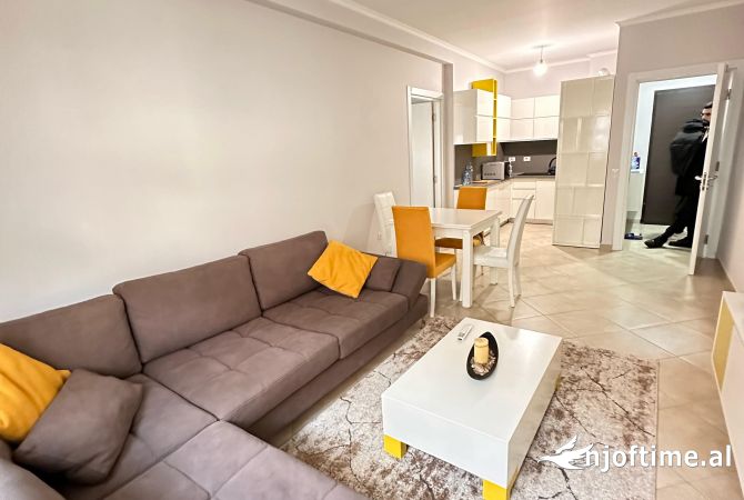Shtepi me qera 2+1 ne Tirane - 700 Euro