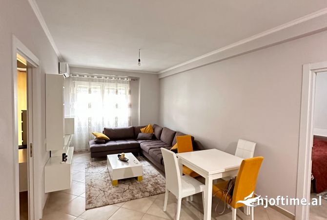 Shtepi me qera Apartament ne Tirane, 2+1, Mobilimi E mobiluar, Pagesa 700  Euro.