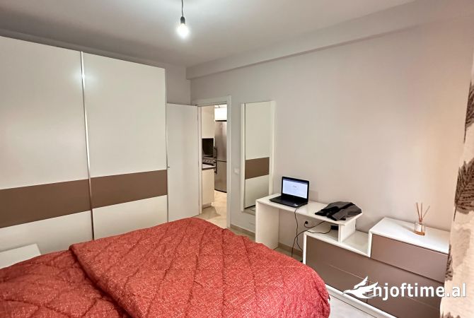 Shtepi me qera Apartament ne Tirane, 2+1, Mobilimi E mobiluar, Pagesa 700  Euro.