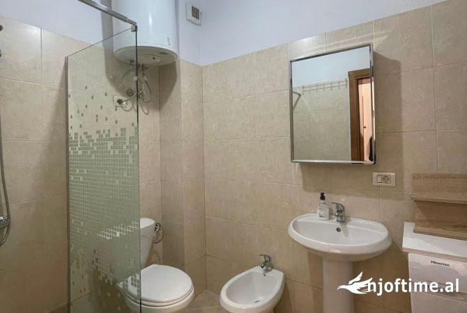 Shtepi me qera Apartament ne Tirane, 2+1, Mobilimi E mobiluar, Pagesa 750  Euro.
