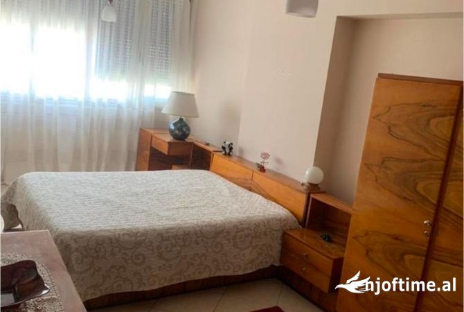 Shtepi me qera Apartament ne Tirane, 2+1, Mobilimi E mobiluar, Pagesa 650  Euro.