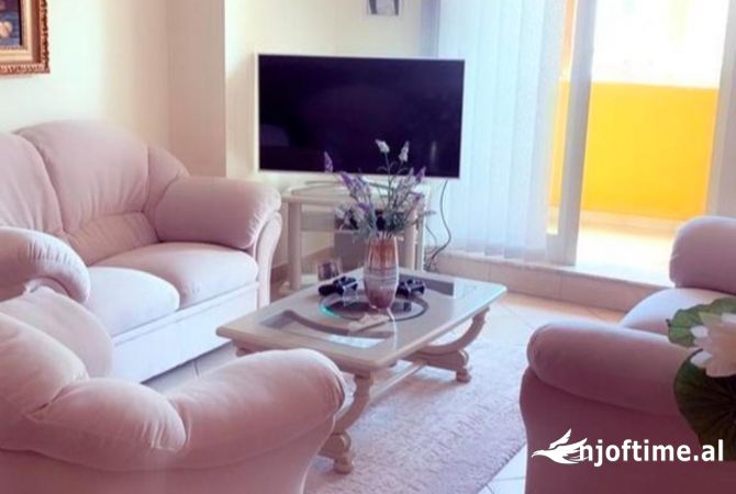 Shtepi me qera 2+1 ne Tirane - 650 Euro