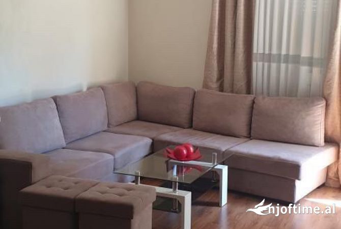Shtepi me qera 2+1 ne Tirane - 700 Euro