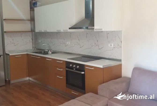 Shtepi me qera 2+1 ne Tirane - 700 Euro