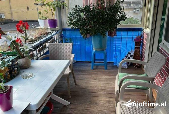 Shtepi ne shitje Apartament ne Tirane, 1+1, Mobilimi E mobiluar, Pagesa 100,000  Euro.