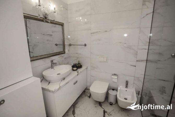 Shtepi me qera 1+1 ne Tirane - 80,000 Leke