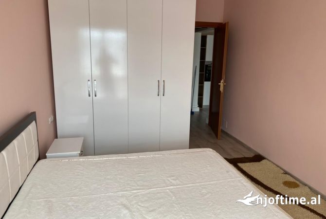 Shtepi me qera Apartament ne Tirane, 1+1, Mobilimi E mobiluar, Pagesa 600  Euro.