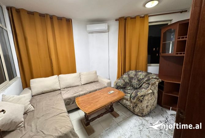 Shtepi me qera Apartament ne Tirane, 1+1, Mobilimi E mobiluar, Pagesa 450  Euro.