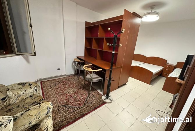 Shtepi me qera Apartament ne Tirane, 1+1, Mobilimi E mobiluar, Pagesa 450  Euro.