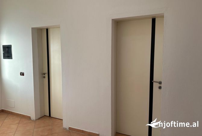 Shtepi me qera 2+1 ne Tirane - 35,000 Leke