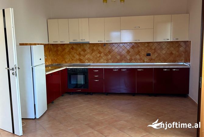 Shtepi me qera 2+1 ne Tirane - 35,000 Leke