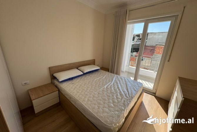 Shtepi me qera Apartament ne Tirane, 1+1, Mobilimi E mobiluar, Pagesa 550  Euro.