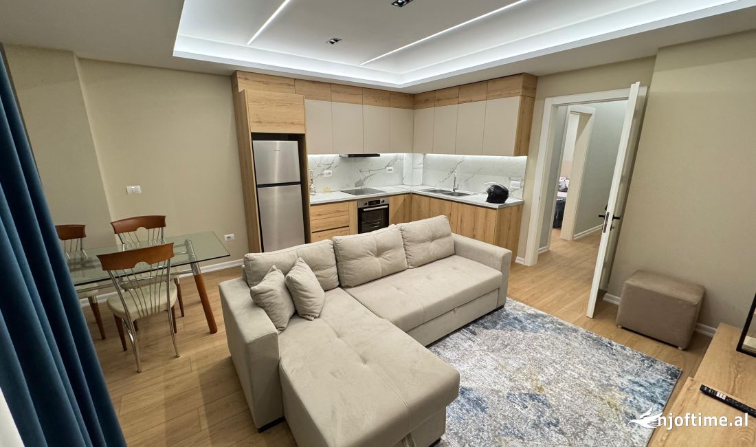 Shtepi me qera Apartament ne Tirane, 2+1, Mobilimi E mobiluar, Pagesa 700  Euro.