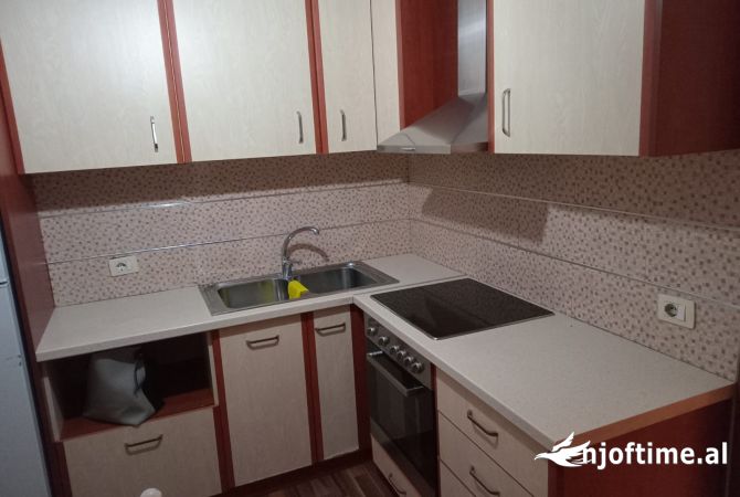 Shtepi me qera Apartament ne Tirane, 1+1, Mobilimi E mobiluar, Pagesa 40,000  Leke.