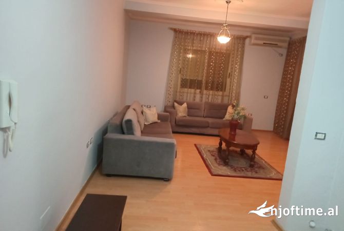 Shtepi me qera Apartament ne Tirane, 1+1, Mobilimi E mobiluar, Pagesa 40,000  Leke.