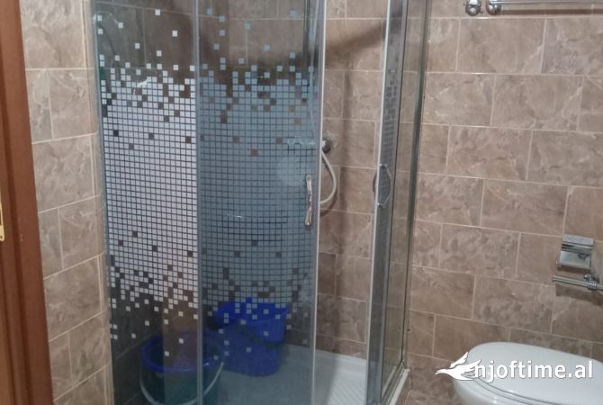 Shtepi me qera Apartament ne Tirane, 1+1, Mobilimi E mobiluar, Pagesa 40,000  Leke.