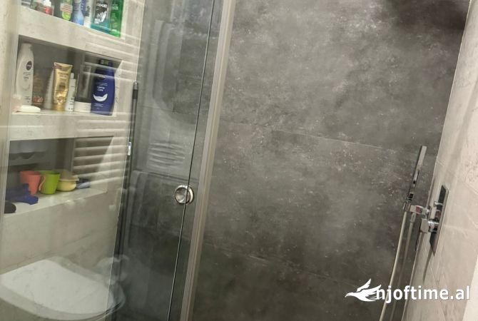 Shtepi ne shitje Apartament ne Tirane, 2+1, Mobilimi E mobiluar, Pagesa 206,000  Euro.