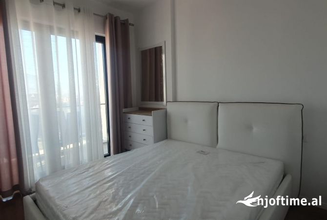 Shtepi me qera Apartament ne Tirane, 1+1, Mobilimi E mobiluar, Pagesa 550  Euro.