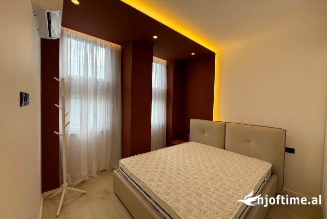 Shtepi ne shitje Apartament ne Tirane, 1+1, Mobilimi E mobiluar, Pagesa 131,000  Euro.