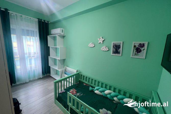 Shtepi ne shitje Apartament ne Tirane, 2+1, Mobilimi E mobiluar, Pagesa 140,000  Euro.