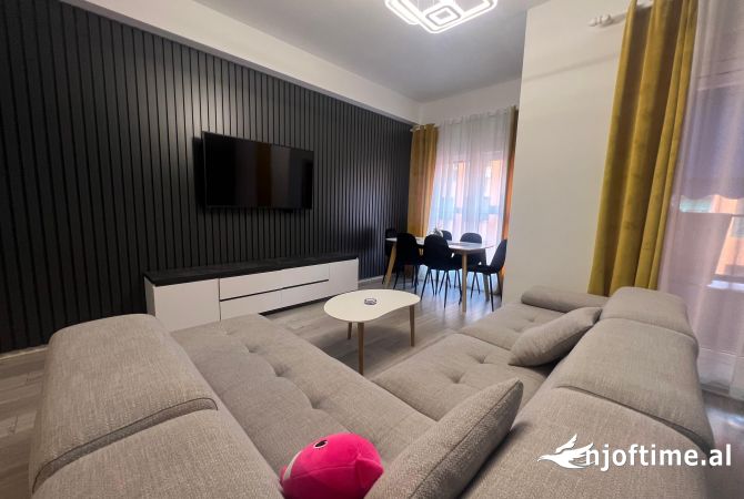 Shtepi ne shitje Apartament ne Tirane, 2+1, Mobilimi E mobiluar, Pagesa 140,000  Euro.