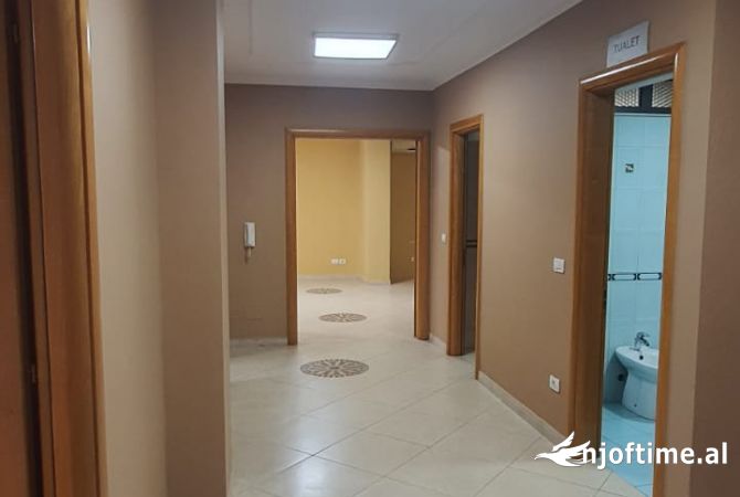 Qera ambient per Zyre 4+1+2📍Qender Cmimi:1500 Euro