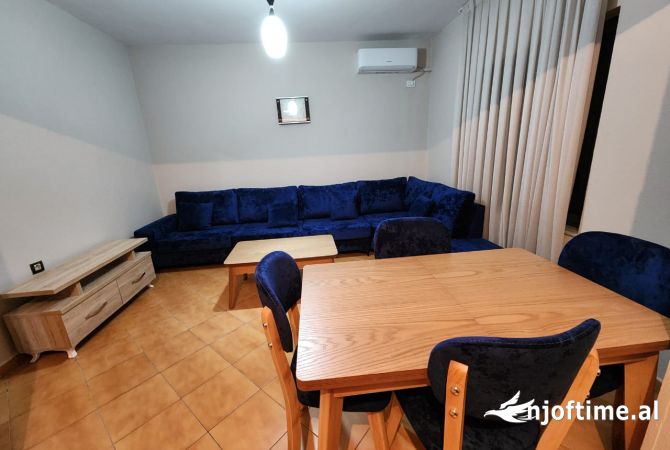 Shtepi me qera Shtepi Private ne Tirane, 2+1, Mobilimi E mobiluar, Pagesa 55,000  Leke.