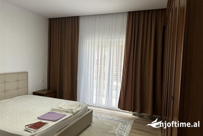 Shtepi me qera 3+1 ne Tirane - 70,000 Leke