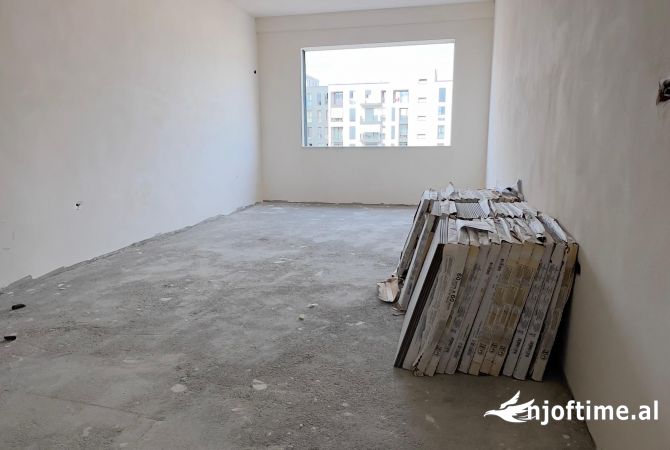 Shtepi ne shitje Apartament ne Tirane, 2+1, Mobilimi Bosh, pa mobiluar, Pagesa 160,000  Euro.