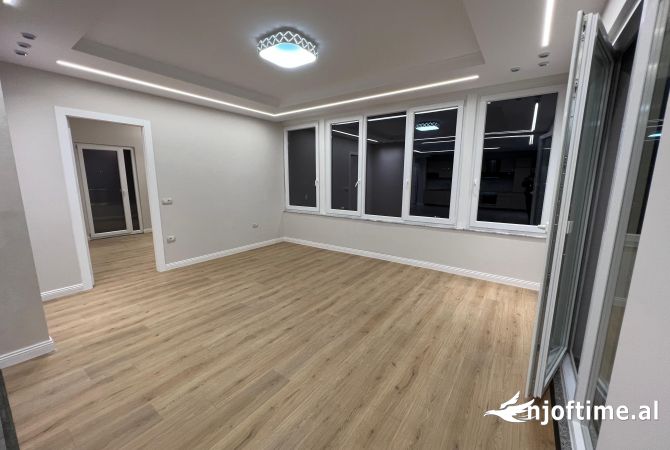 Shtepi ne shitje Apartament ne Tirane, 3+1, Mobilimi Bosh, pa mobiluar, Pagesa 280,000  Euro.