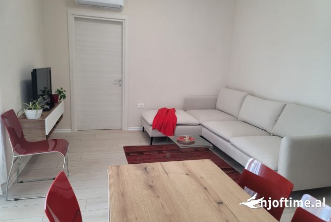Shtepi me qera 1+1 ne Tirane - 60,000 Leke