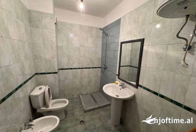 Shtepi me qera Apartament ne Tirane, 1+1, Mobilimi E mobiluar, Pagesa 35,000  Leke.