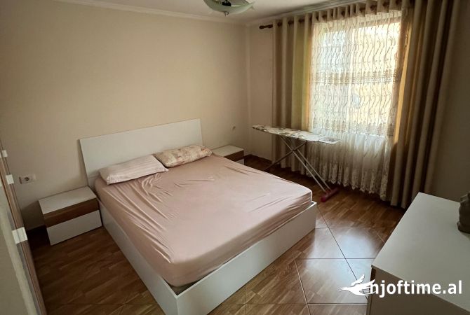 Shtepi me qera Apartament ne Tirane, 1+1, Mobilimi E mobiluar, Pagesa 490  Euro.