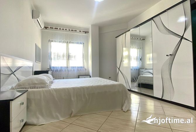 Shtepi ne shitje Apartament ne Tirane, 2+1, Mobilimi E mobiluar, Pagesa 208,800  Euro.
