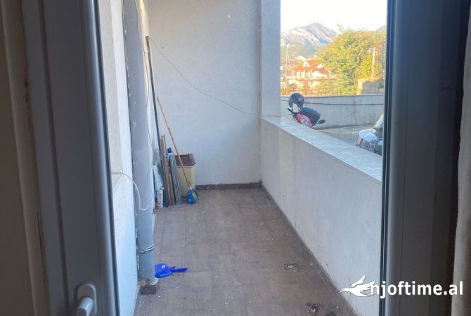 Shtepi me qera Apartament ne Tirane, 2+1, Mobilimi E mobiluar, Pagesa 330  Euro.