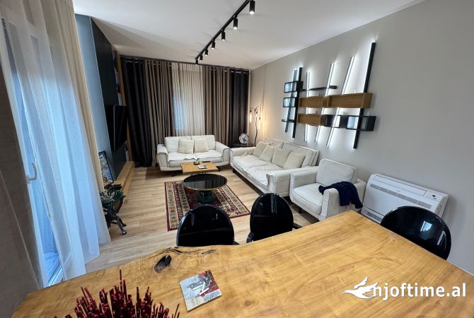 Shtepi me qera Apartament ne Tirane, 2+1, Mobilimi E mobiluar, Pagesa 1,000  Euro.