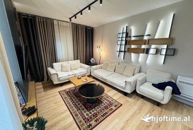Shtepi me qera Apartament ne Tirane, 2+1, Mobilimi E mobiluar, Pagesa 1,000  Euro.