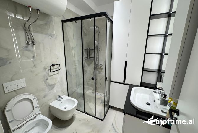 Shtepi me qera Apartament ne Tirane, 2+1, Mobilimi E mobiluar, Pagesa 1,000  Euro.