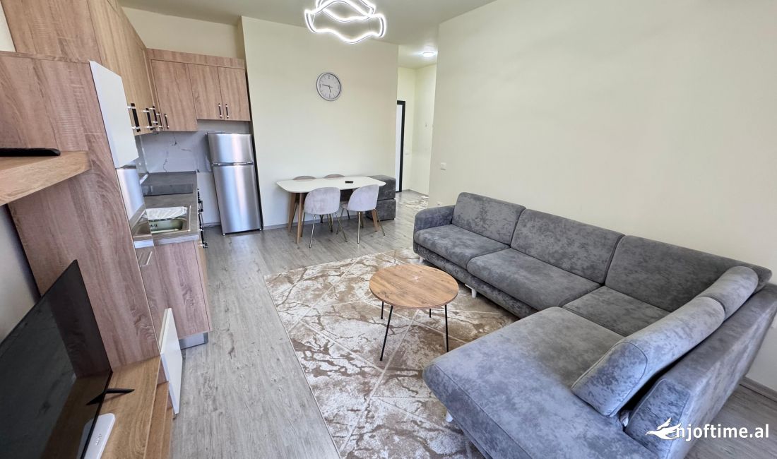 Shtepi me qera Apartament ne Tirane, 1+1, Mobilimi E mobiluar, Pagesa 550  Euro.