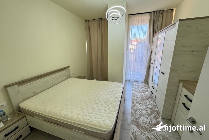 Shtepi me qera Apartament ne Tirane, 1+1, Mobilimi E mobiluar, Pagesa 550  Euro.