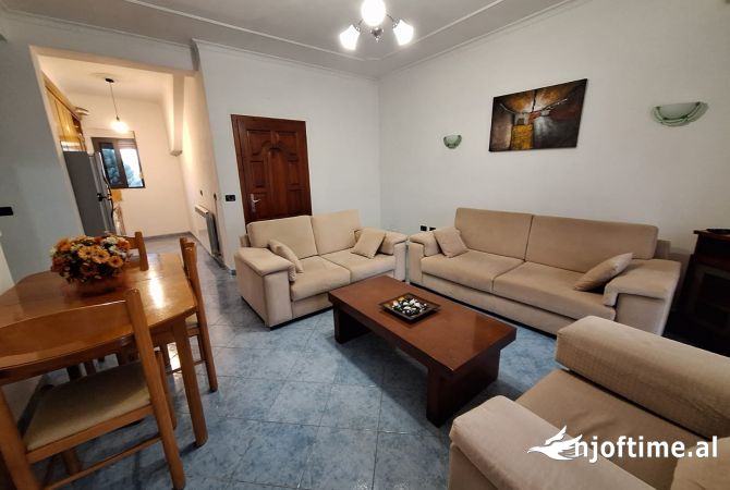 Shtepi me qera Apartament ne Tirane, 2+1, Mobilimi E mobiluar, Pagesa 45,000  Leke.