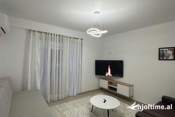 Shtepi me qera 1+1 ne Tirane - 48,000 Leke