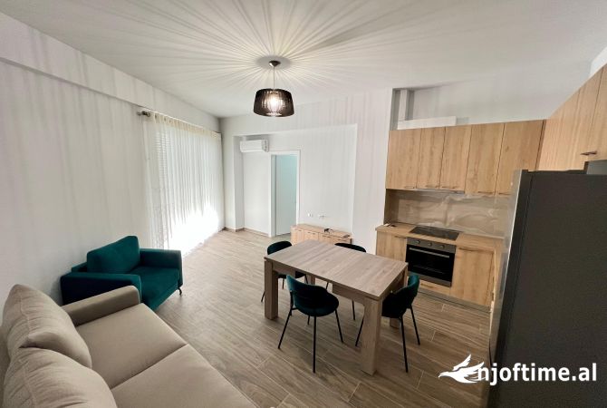 Shtepi me qera Apartament ne Tirane, 2+1, Mobilimi E mobiluar, Pagesa 600  Euro.