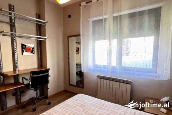Shtepi me qera 2+1 ne Tirane - 1,100 Euro