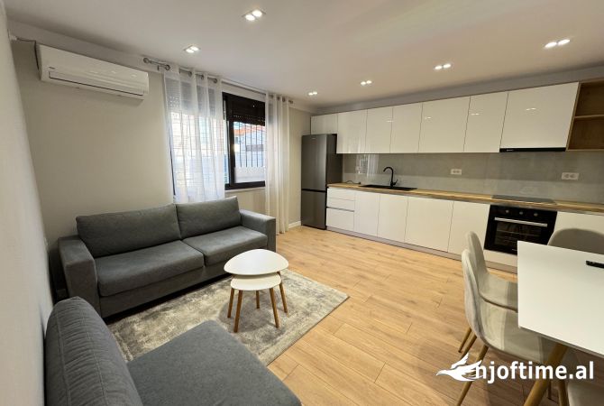 Shtepi me qera Shtepi Private ne Tirane, 1+1, Mobilimi E mobiluar, Pagesa 600  Euro.