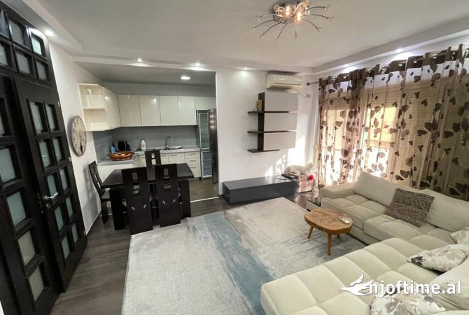 Shtepi me qera Apartament ne Tirane, 2+1, Mobilimi E mobiluar, Pagesa 500  Euro.