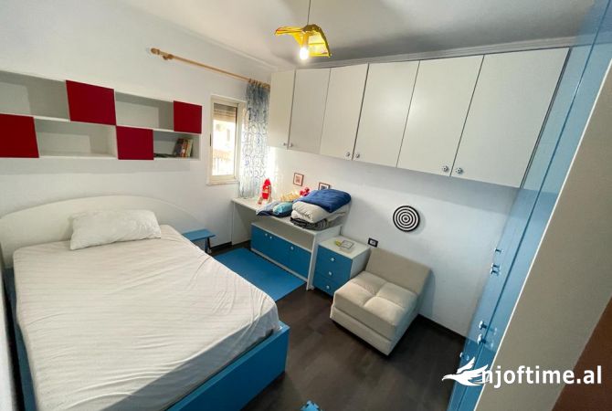 Shtepi me qera Apartament ne Tirane, 2+1, Mobilimi E mobiluar, Pagesa 500  Euro.
